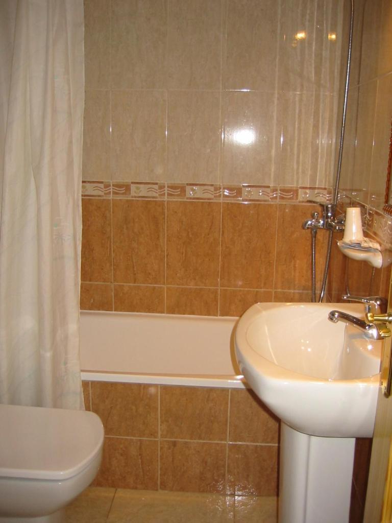 Hostal Maribel อัลเมรีอา ภายนอก รูปภาพ