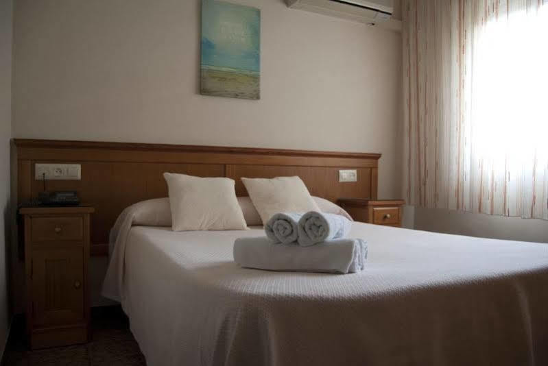 Hostal Maribel อัลเมรีอา ภายนอก รูปภาพ