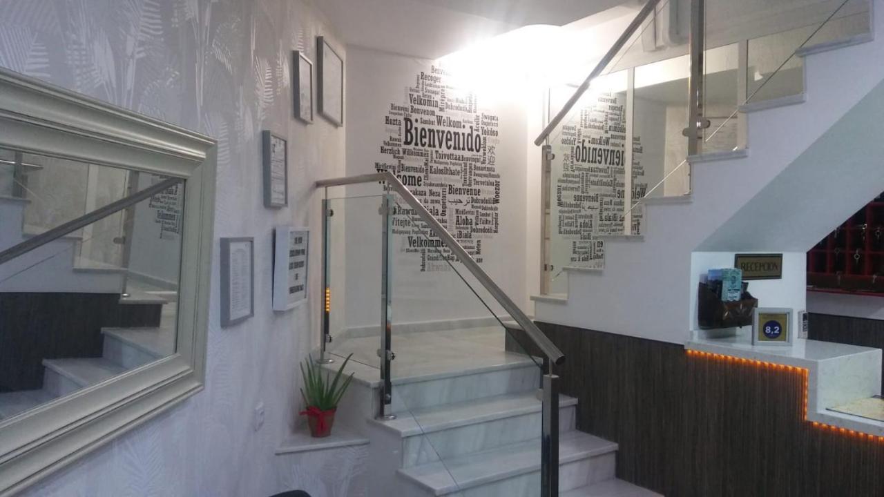 Hostal Maribel อัลเมรีอา ภายนอก รูปภาพ