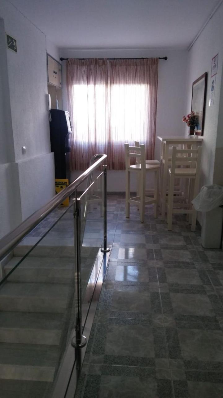 Hostal Maribel อัลเมรีอา ภายนอก รูปภาพ
