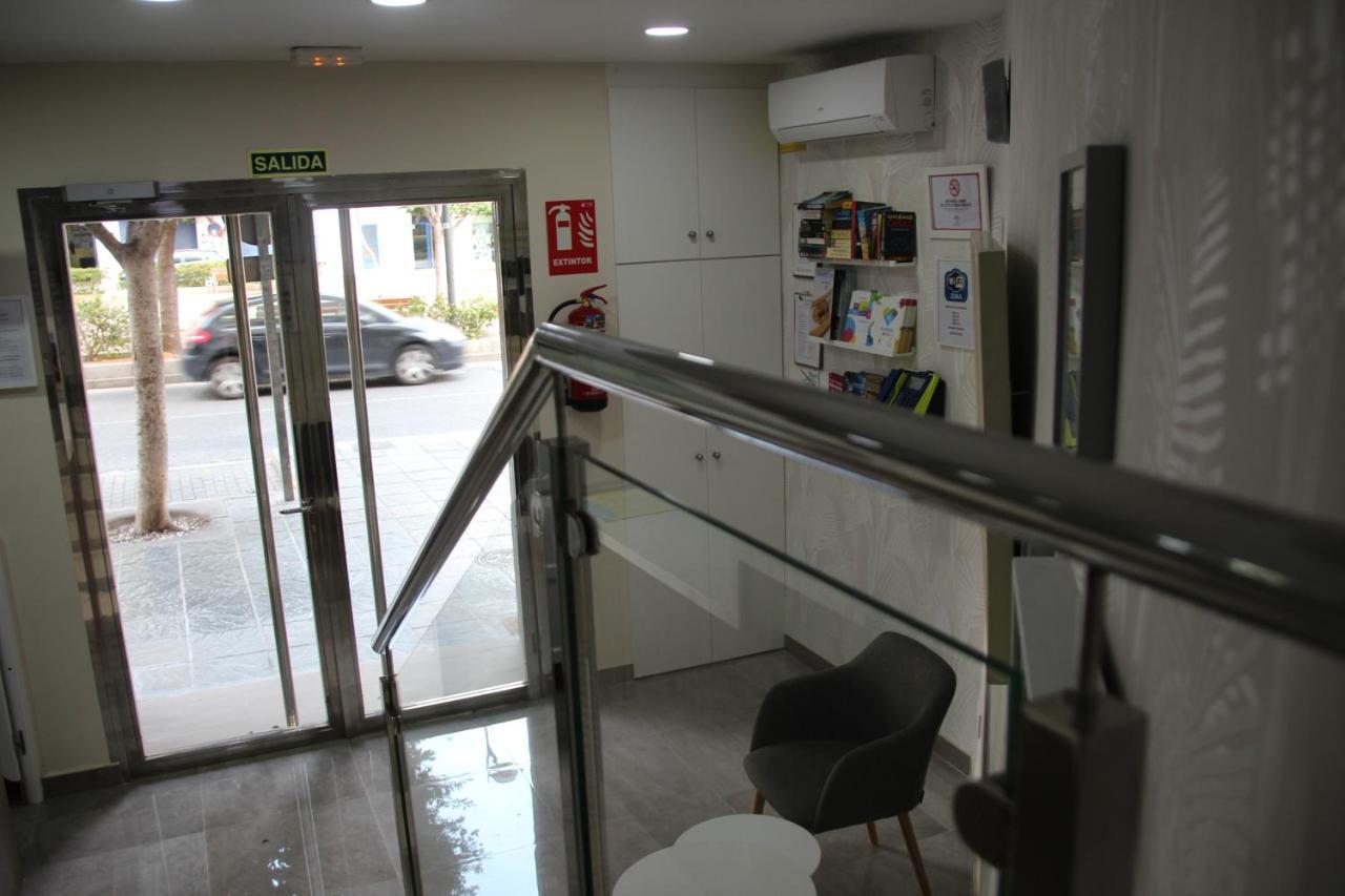 Hostal Maribel อัลเมรีอา ภายนอก รูปภาพ