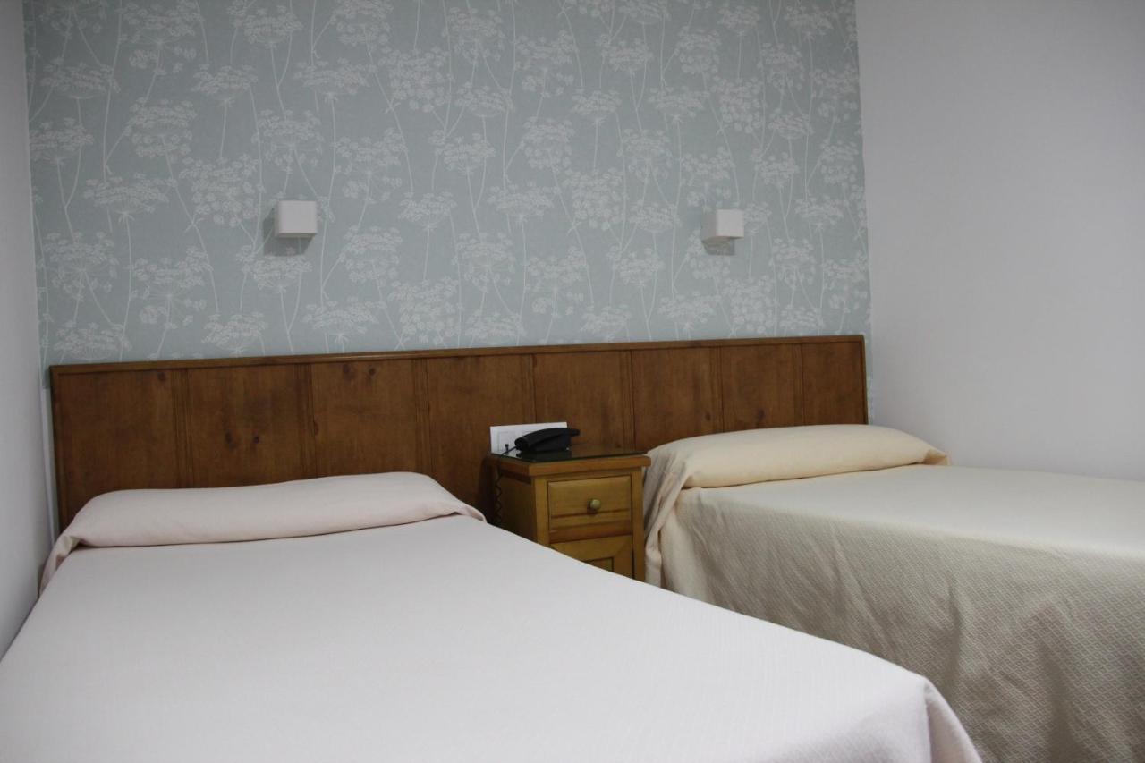 Hostal Maribel อัลเมรีอา ภายนอก รูปภาพ