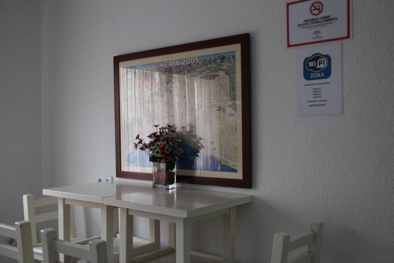 Hostal Maribel อัลเมรีอา ภายนอก รูปภาพ