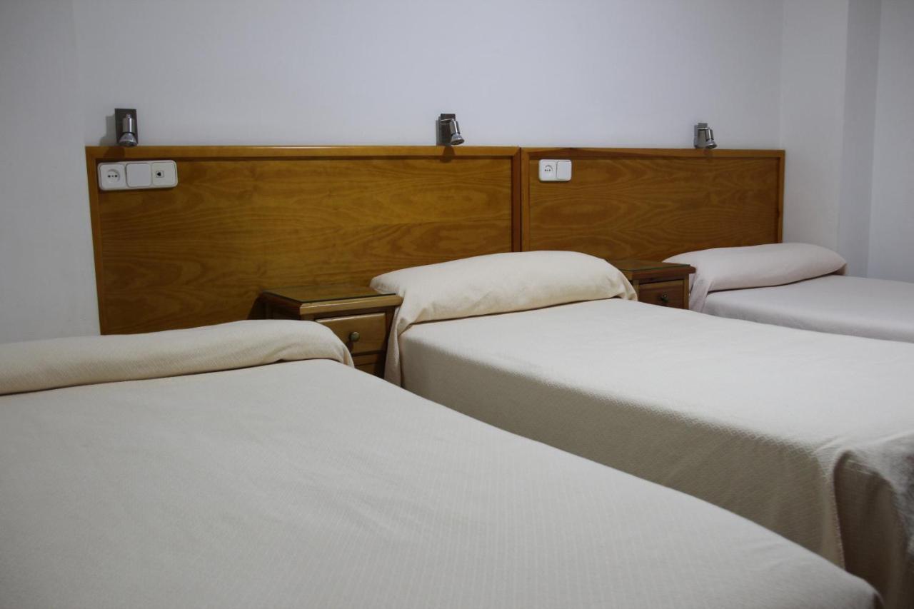 Hostal Maribel อัลเมรีอา ภายนอก รูปภาพ